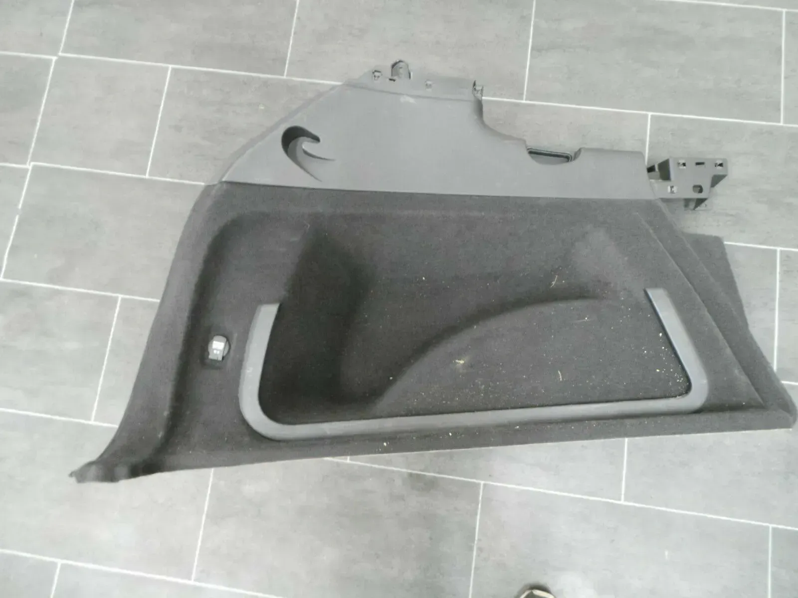 Porsche Cayenne S 958 92A Seitenwandverkleidung links 7P5867037 AB - Bild 1