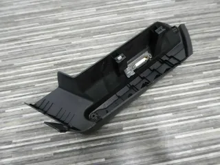 Seat Leon 1P Orig. 4/5 Türer Auflage Kofferraum rechts persiaschwarz 1P0867762D - Bild 4