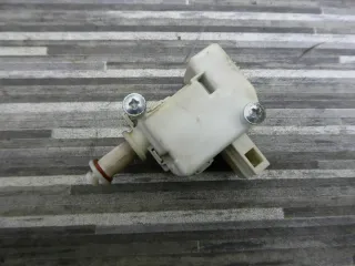 1J0810773A 3B0959782 EIS273143 Stellmotor Tankklappe Volkswagen Golf 2001 - Bild 3