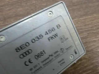 Audi A4 8E A6 4B A3 8P Antennenverstärker 8E0035456B Original *TOP* - Bild 2