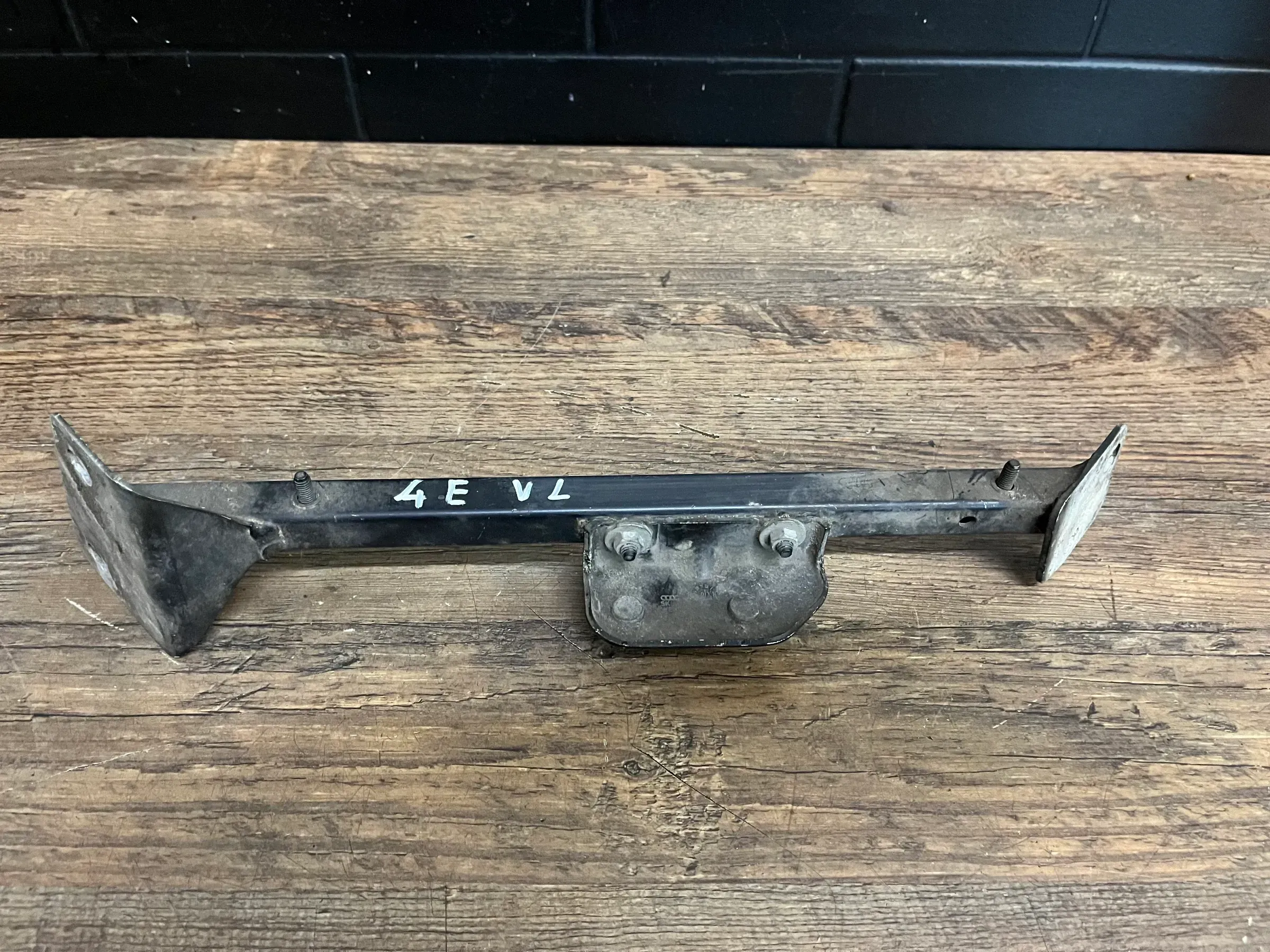Audi A8 4E D3 4.0 Halter Träger Halterung 4E0614119AC 4E0614125A - Bild 1