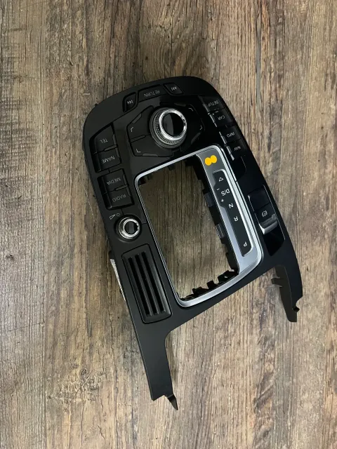 Background image for Audi A4 8K A5 8T MMI 2G Navi Radio Bedieneinheit Bedienelement 8T0919611 WFX