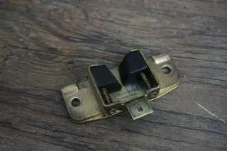 Original VW T4 Heckklappenführung Verriegelung Führung Heckklappe 701829721C - Bild 1