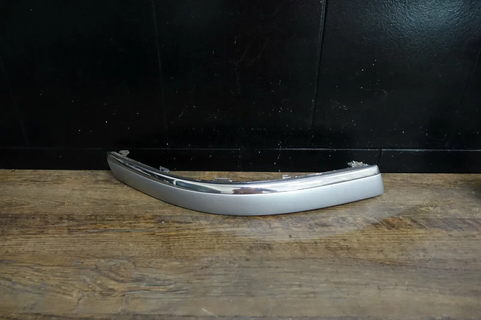 Original VW Zierleiste Schutzleiste Stoßfänger vorne rechts 3B0807718B - Bild 1