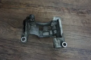 Audi A8 S8 4H A6 4F A5 Halter Träger Servopumpe Flügelpumpe Lenkpumpe 06E145393 - Bild 3