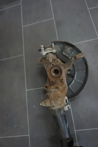 vorne 5N0413031AE Stoßdämpfer Audi Q3 8U Achsschenkel links VW Tiguan 5N - Bild 4