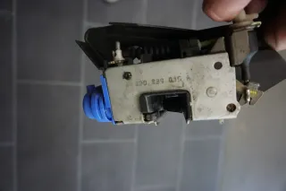 Stellmotor hinten links AUDI A3 8L A4 B5 Türschloß 8D0839015A Schloß Tür HL - Bild 3