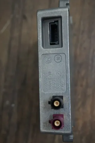 Audi A3 A4 S4 A5 S5 A8 4E TT Verstärker Telefon Handy Compenser 8J0035456A - Bild 3