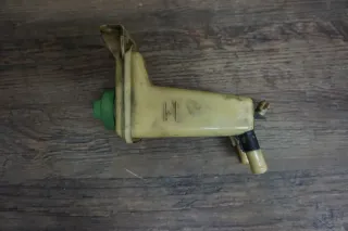 Audi A6 4B C5 - Behälter Servo Servoölbehälter Servobehälter 8D0422373C - Bild 2