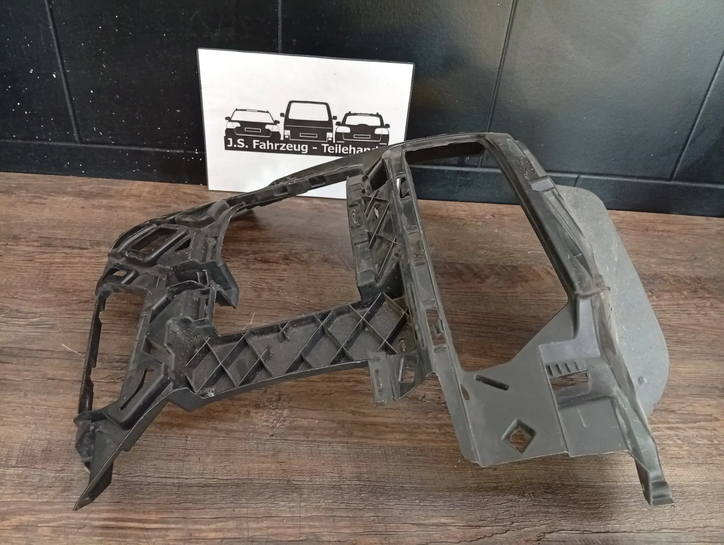 VW T6 Führungsstück vorne links Stossfänger Träger Halter 7E0807177A - Bild 1