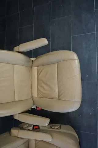 VW T5 Multivan SITZ Sitze Pilotensitze vorne links rechts Leder Beige Armlehne - Bild 2