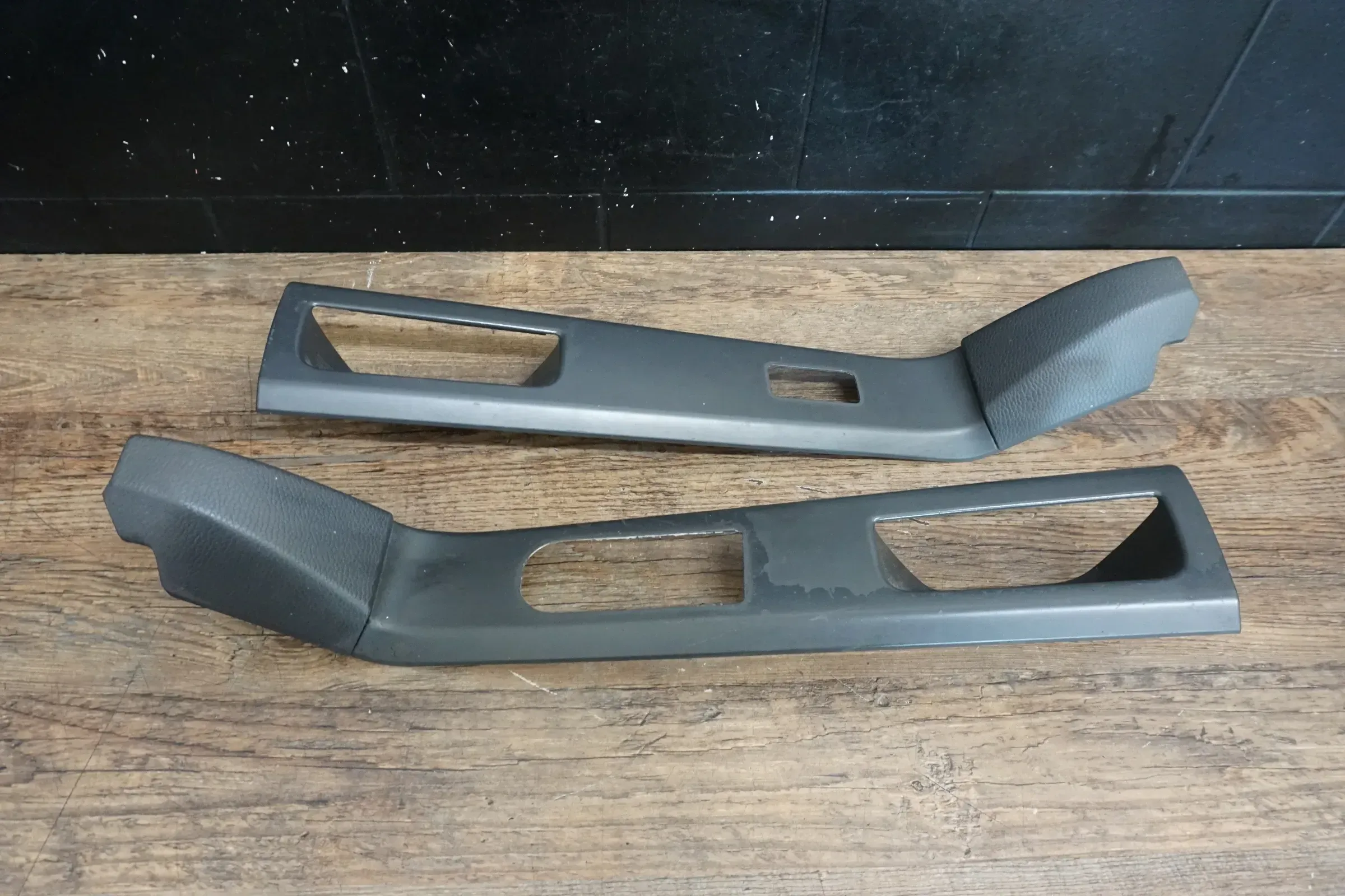 VW T5 SET GRIFFSCHALEN Türverkleidung 7h5868087 7h5868088 Multivan antrazit - Bild 1