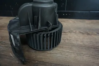 Innenraumgebläse Gebläsemotor Motor Lüftung für VW BUS T5 7H1820021B - Bild 2