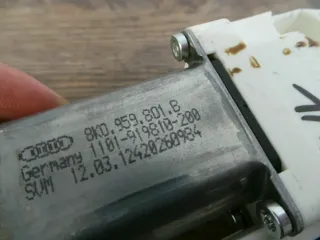 Audi A6 A7 A8 S8 Q3 Q5 8K Fensterhebermotor Fensterheber Motor VL 8K0959801B - Bild 2