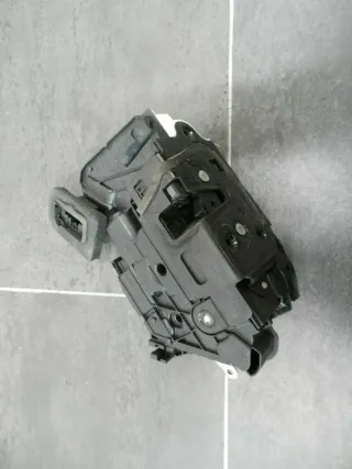 VW Polo 6R Türschloss ZV Schloss Tür vorn rechts 5K1837016B - Bild 2