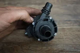 BMW F30 F31 F32 F33 F36 G11 G12 B58 Kühlmittelpumpe elektrisch 8605322 - Bild 4