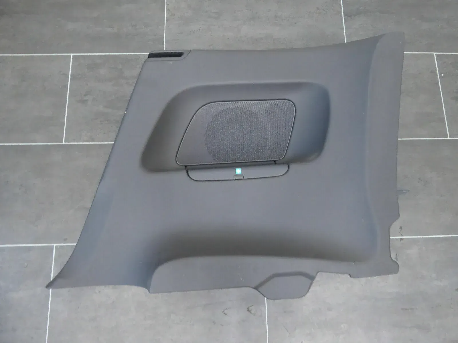 AUDI TT 8J 8J8868678 STAUFACH ABLAGEFACH HINTEN LINKS - Bild 1