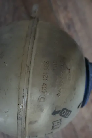 VW T4 Kühlwasserbehälter Behälter Kühlwasser Ausgleichsbehälter 701121407C - Bild 3