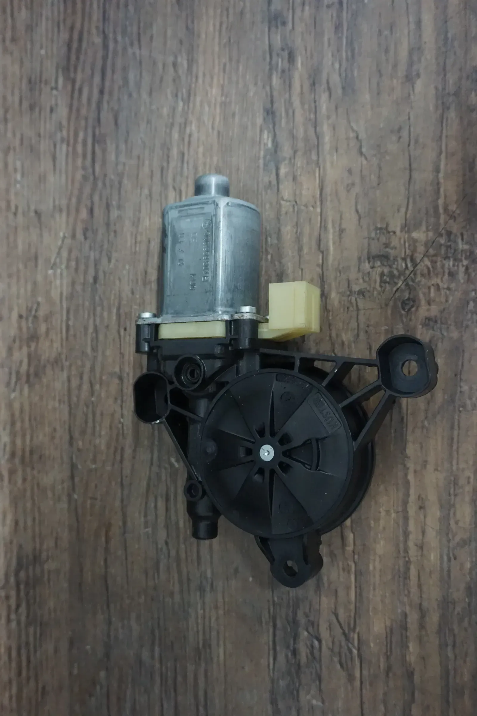 Seat Leon 5F Fensterhebermotor vorne rechts Motor Fensterheber 5Q0959802B - Bild 1