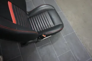 Dodge Challenger R/T 14 Sitz Fahrersitz Leder Sitzheizung Links Schwarz Rot - Bild 7