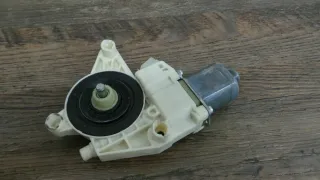 Mercedes W204 C-Klasse Fensterhebermotor Fensterheber Vorne Rechts A2048200242 - Bild 2