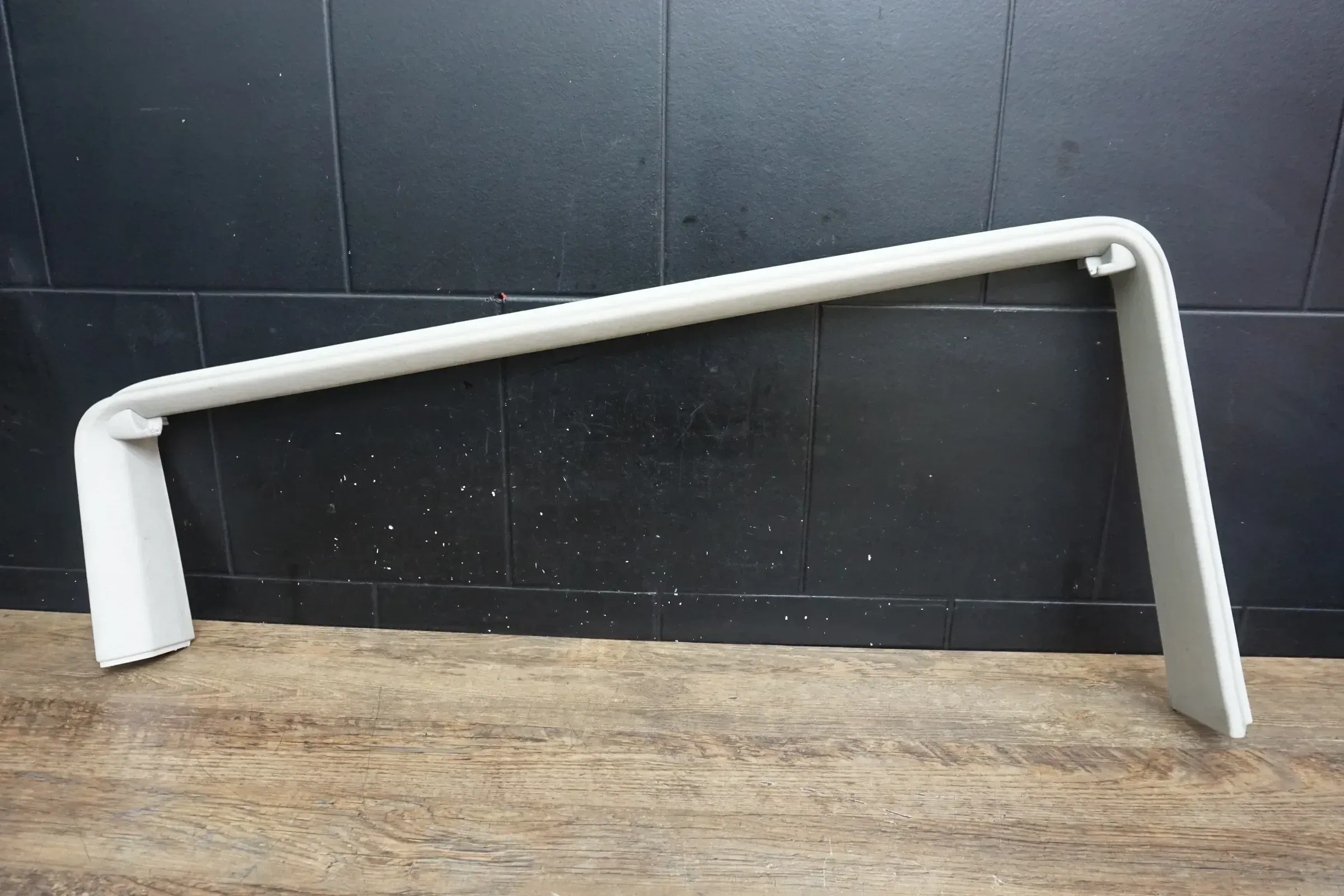 VW T5 VERKLEIDUNG RAHMEN SCHIEBETÜR HALTER für ROLLO rechts 7H5867624 - Bild 1