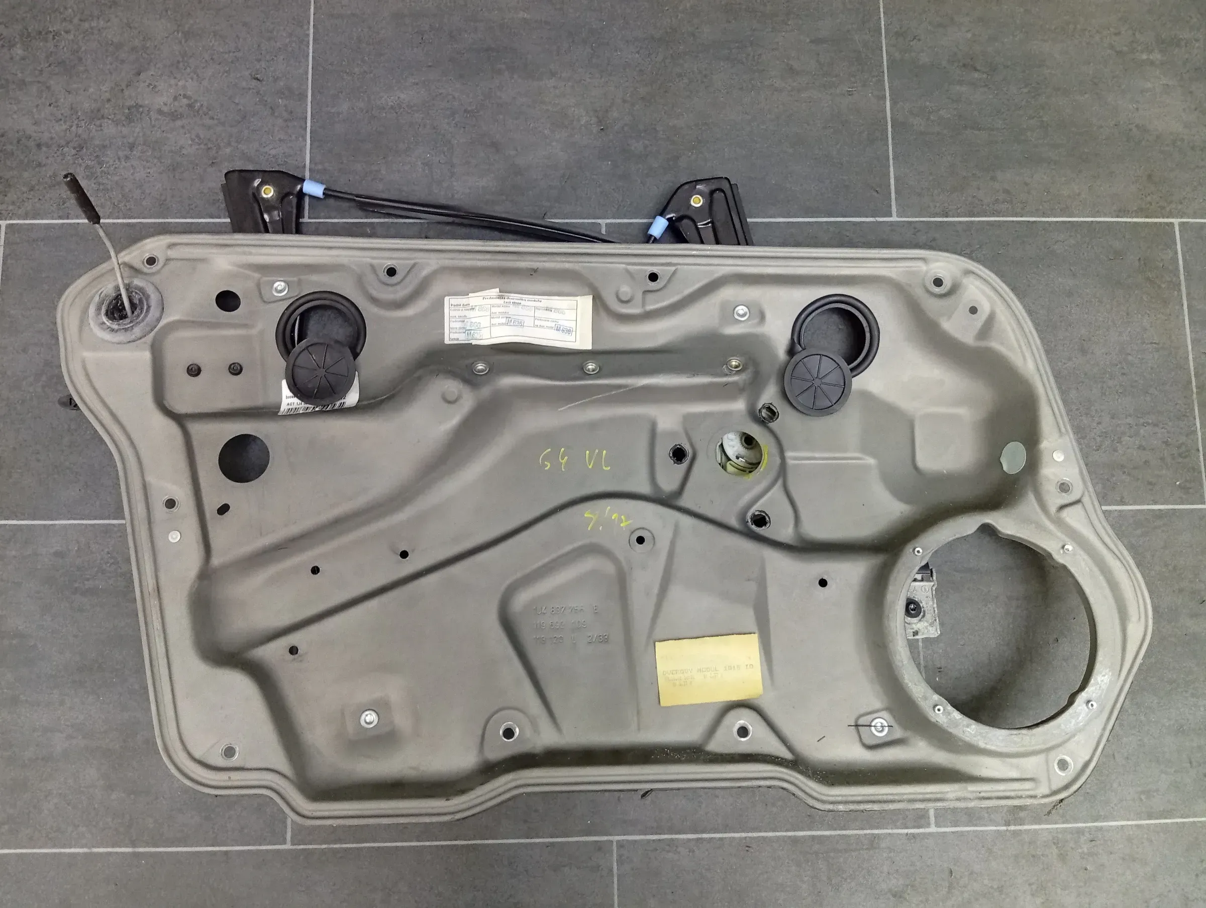 VW Bora Golf 1J Fensterheber Platte VL 1J4837729AE - Bild 1