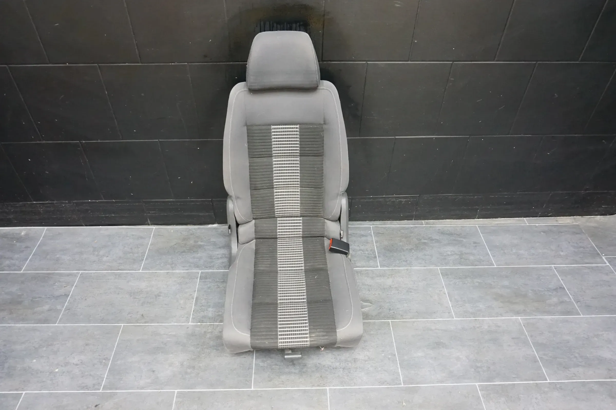 Einzelsitz Hinten Mitte Stoff *united* Sitz Rücksitz 1T0883064F VW Touran 1T - Bild 1
