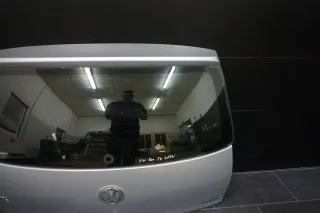 VW Fox 5Z Heckklappe Kofferraumklappe Klappe hinten Scheibe silber LA7W - Bild 4