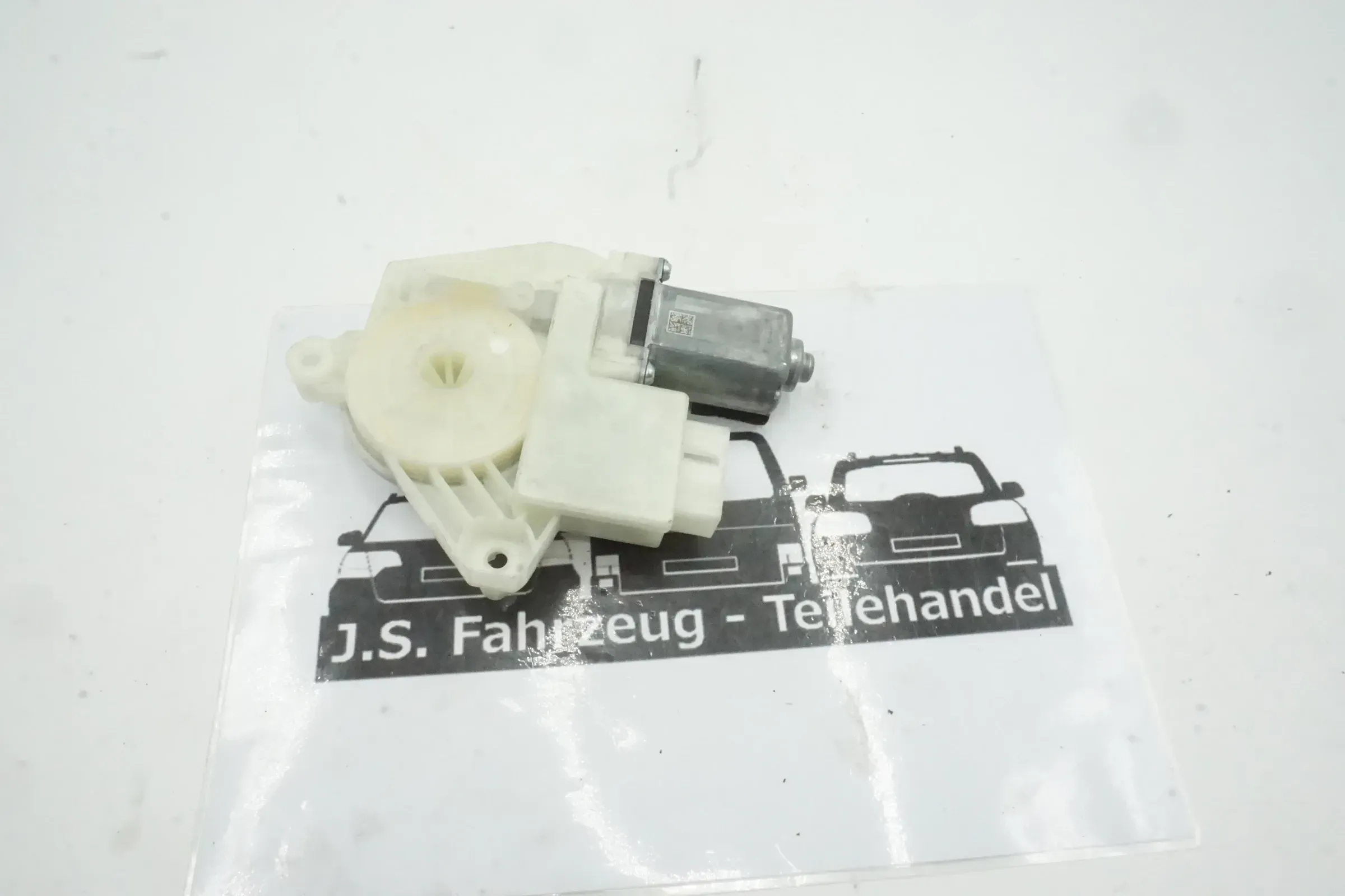 VOLKSWAGEN PASSAT Variant B8 Fensterhebermotor für die hintere Tür 5Q4959812E - Bild 1