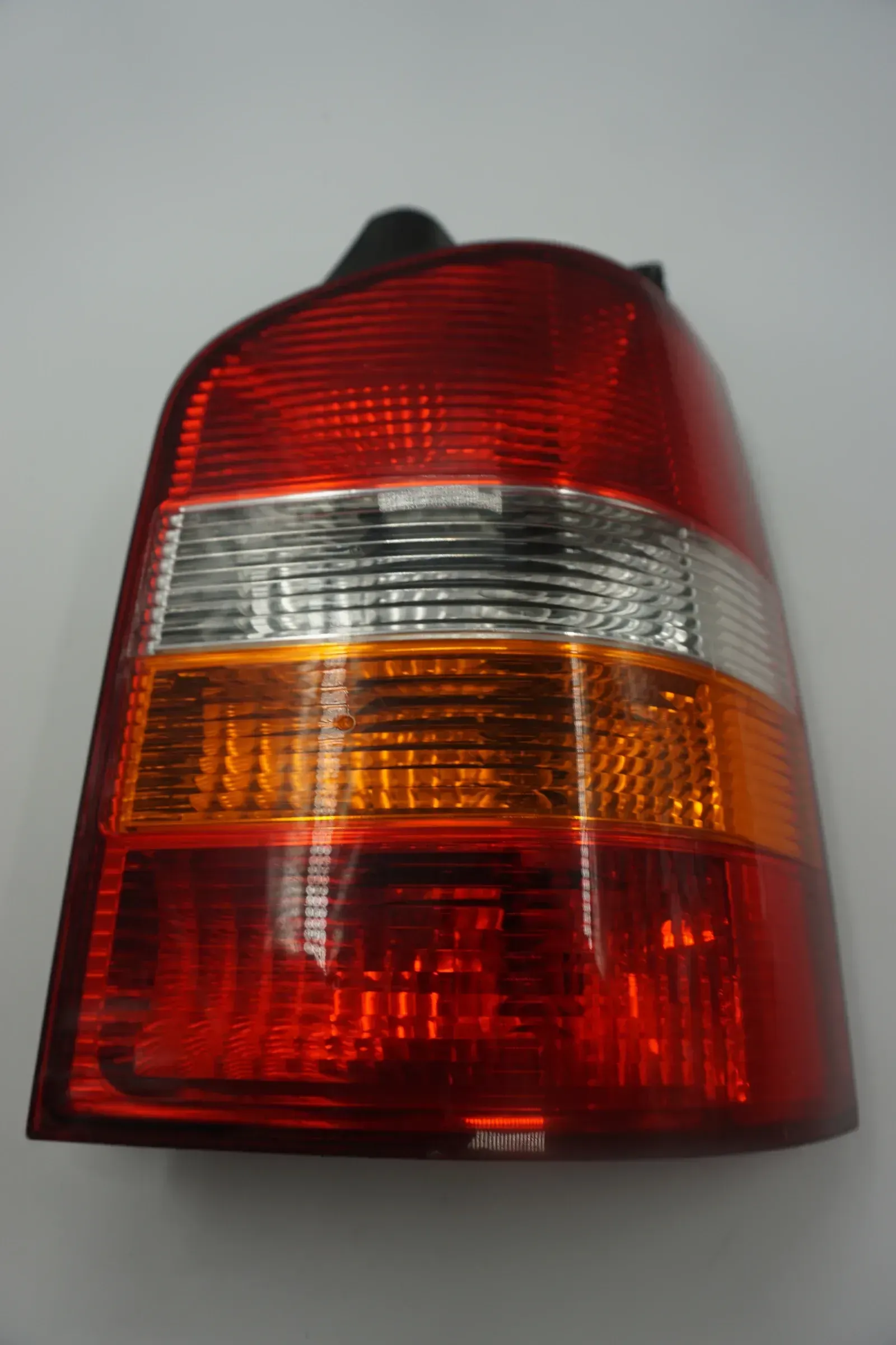 Heckleuchte Rechts 7H0945096J VW Transporter T5 Original Rückleuchte - Bild 1