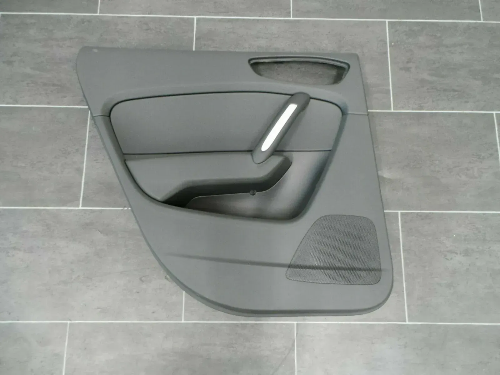 Audi A1 8X Sportback Türverkleidung hinten links schwarz 8X4867317 - Bild 1