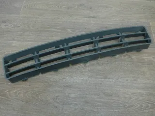 VW Golf 4 1J 1J0853677D Gitter Stossstange vorne mitte Stossstangengitter - Bild 2