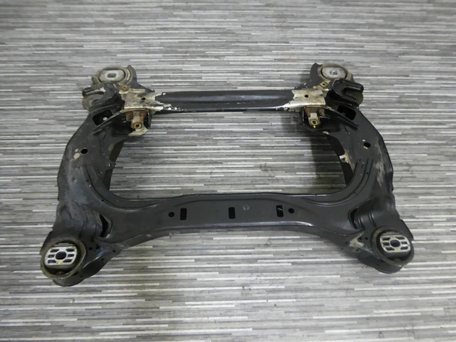 Audi A8 4E 3,0 TDi Motorträger Achsträger Träger Vorderachse Achse 4E0399313D - Bild 1