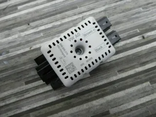 Orig. VW Golf 7 5G VII Variant GTD Antennenverstärker Entstörfilter 5Q0035570 - Bild 1