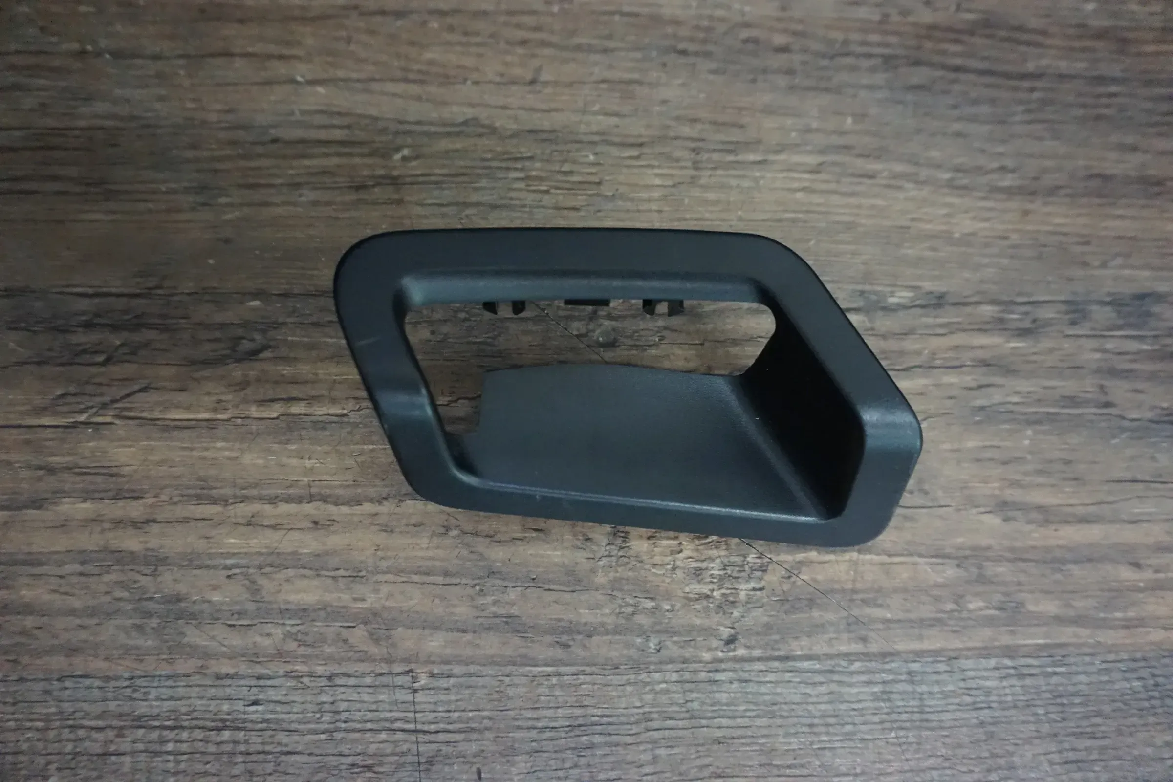 Mercedes E W212 S212 T-Modell Hebel Entriegelung Rücksitzbank A2129230300 - Bild 1