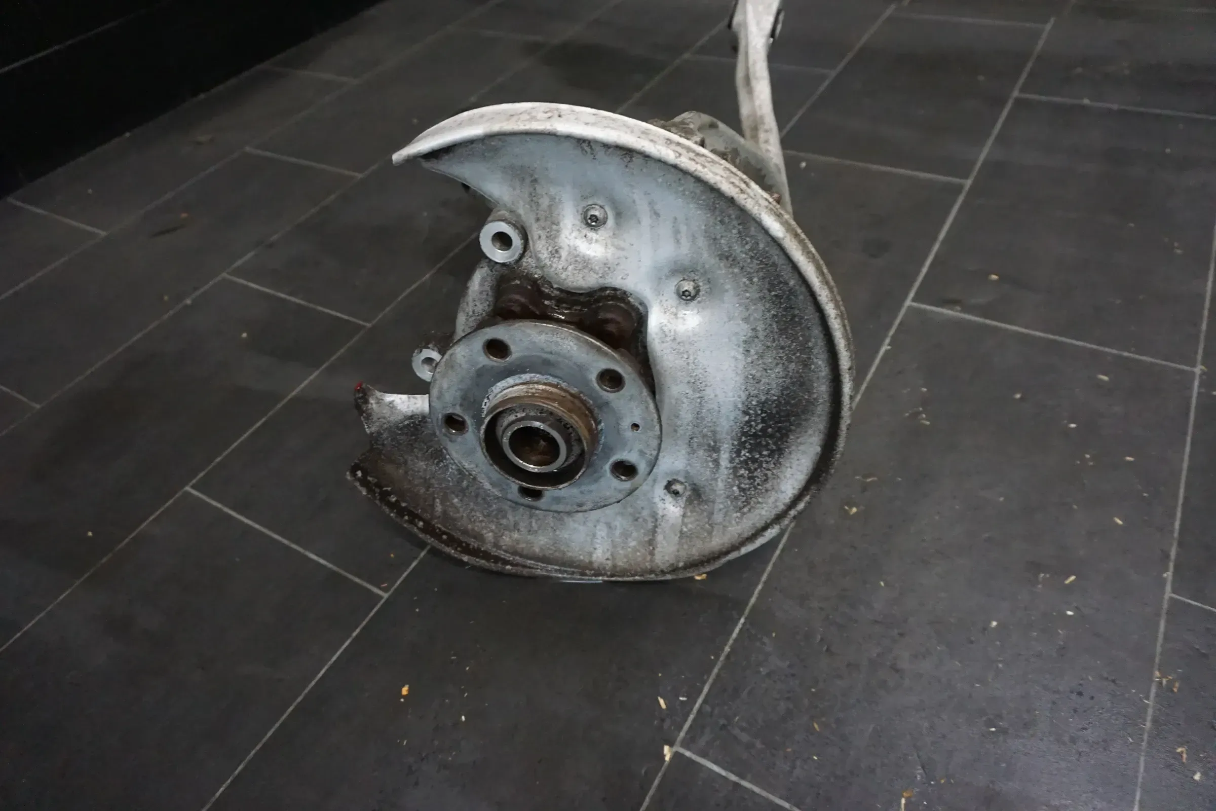 Original Audi A4 8K A5 8T B8 Radlagergehäuse Radnabe Hinten rechts 8K0505436AA - Bild 1