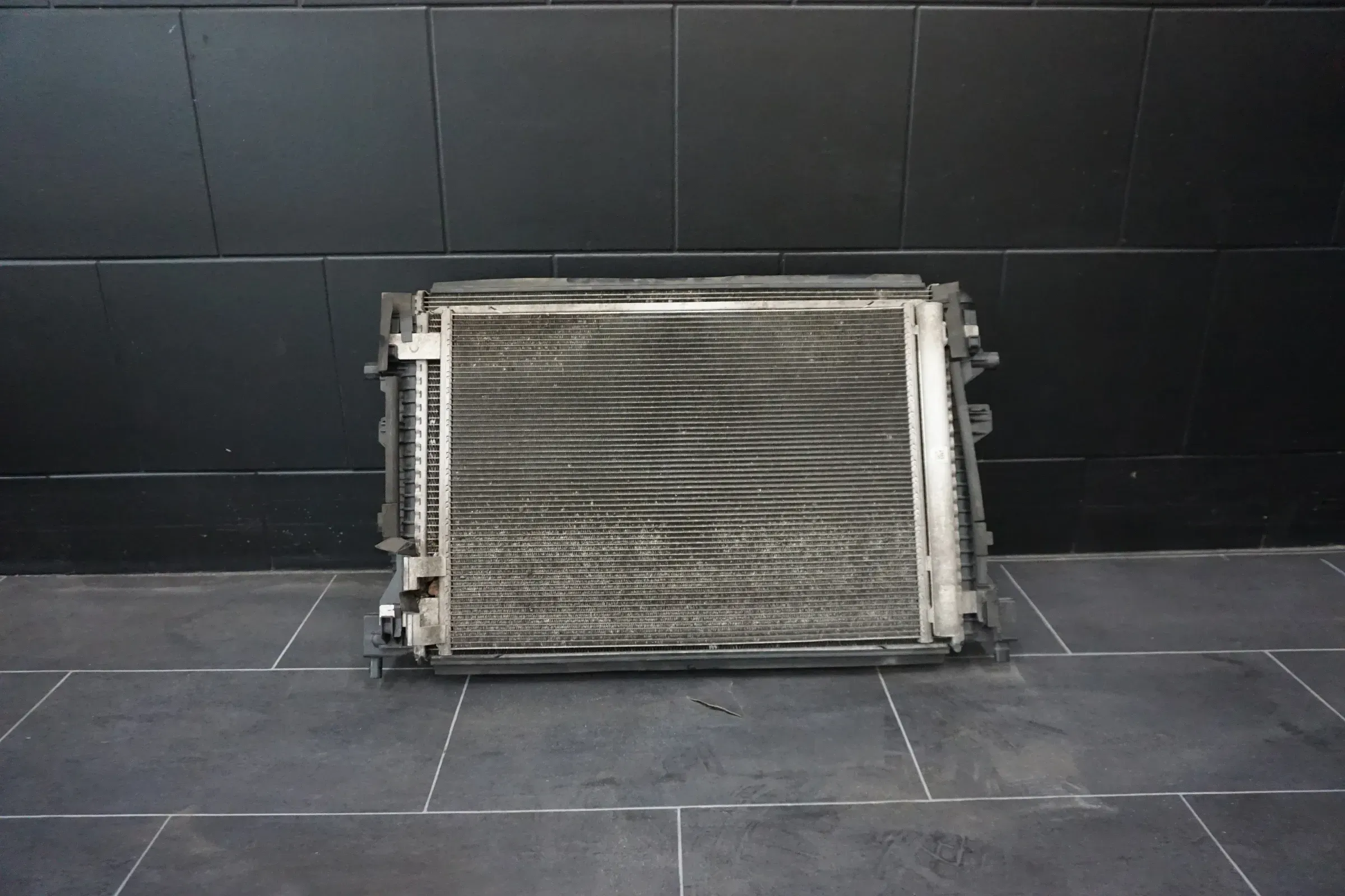 VW Audi Kühlerpaket Lüfter Wasserkühler Klimakühler VW Passat 3Q0121203D - Bild 1