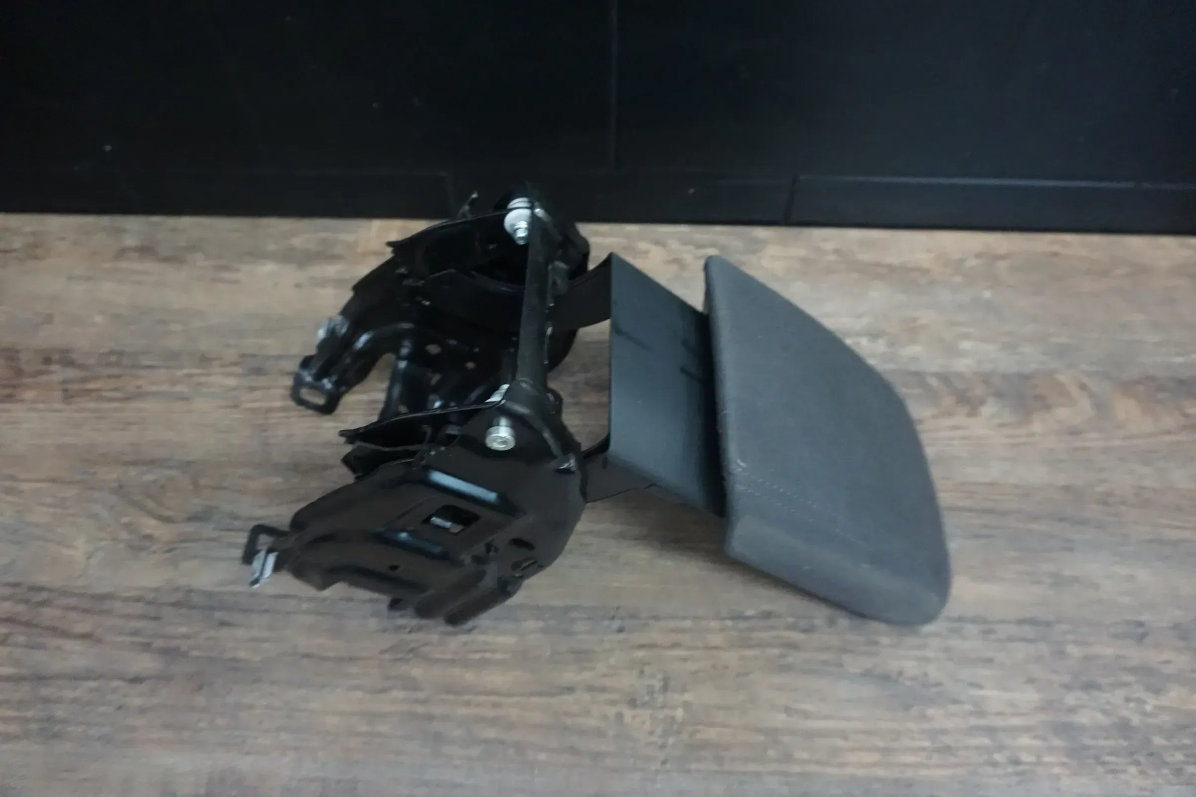 Audi A4 B8 8K STOFF Mittelarmlehne vorne Armlehne 8K0864283 Schwarz - Bild 1