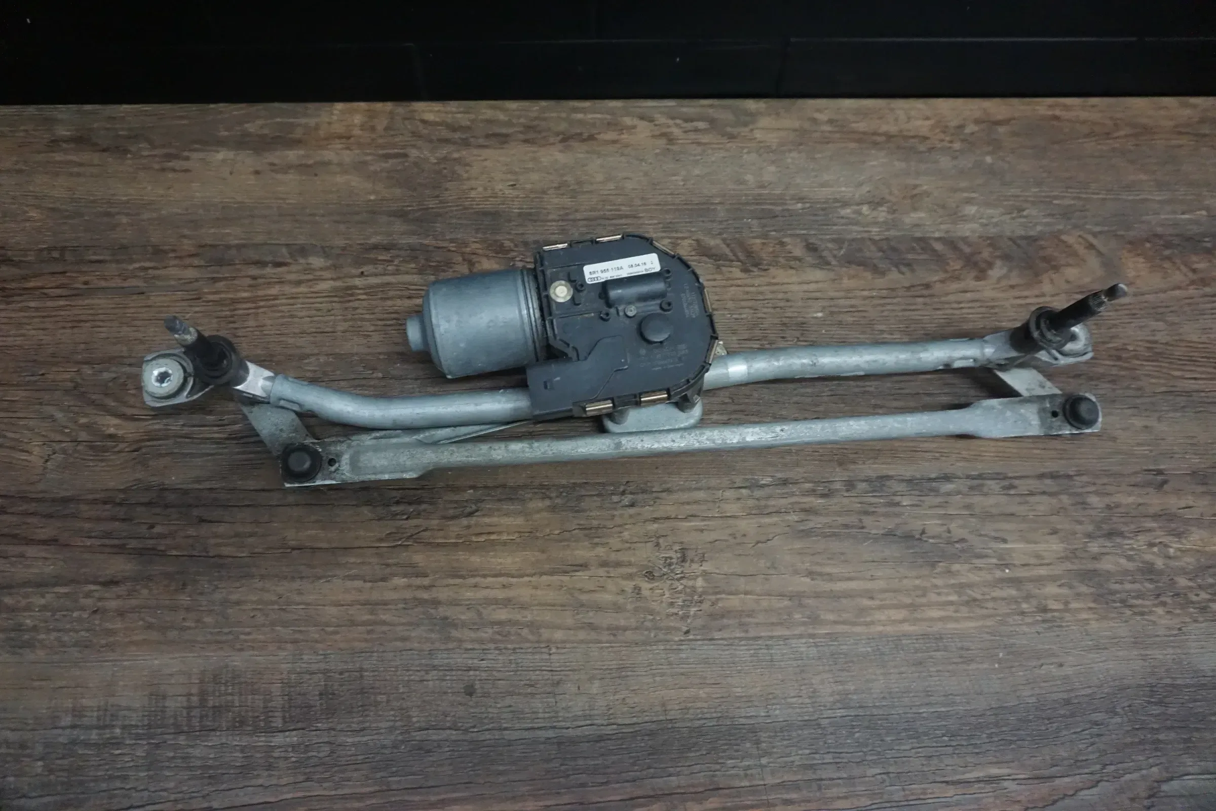 Audi Q5 8R Wischermotor vorne mit Gestänge 8R1955023B Scheibenwischer 8R1955119A - Bild 1
