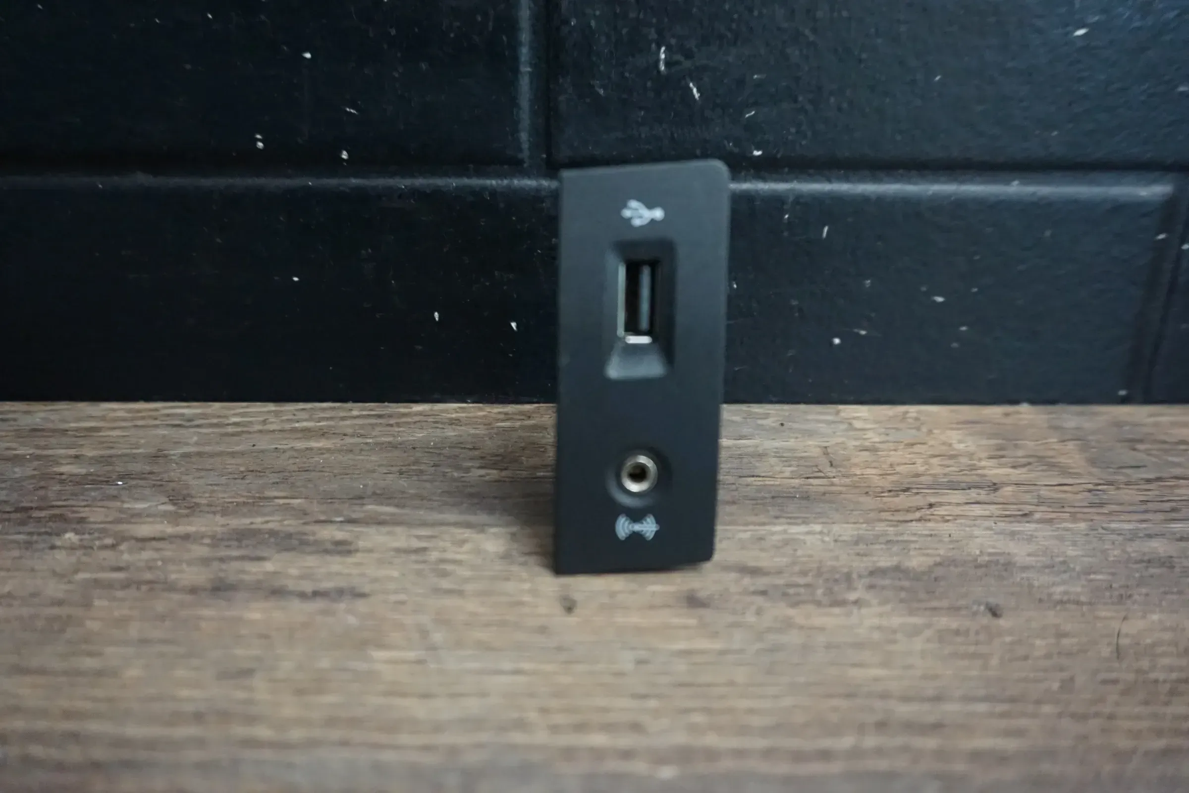 USB Zigarettenanzünder Volkswagen T6 T5 5Q0035726E 5Q0035724 - Bild 1