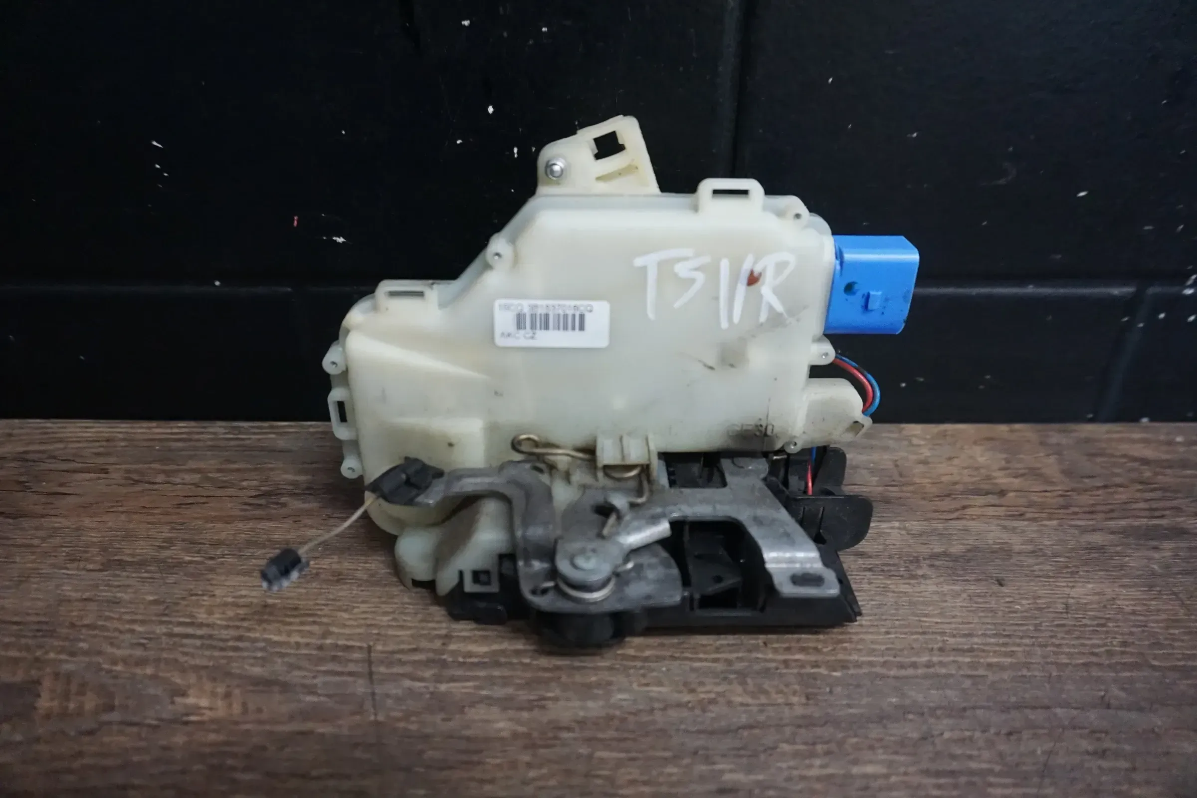 VW T5 Türschloss vorn rechts 3B1837016CQ Bj2014 für ZV 8 Pins - Bild 1