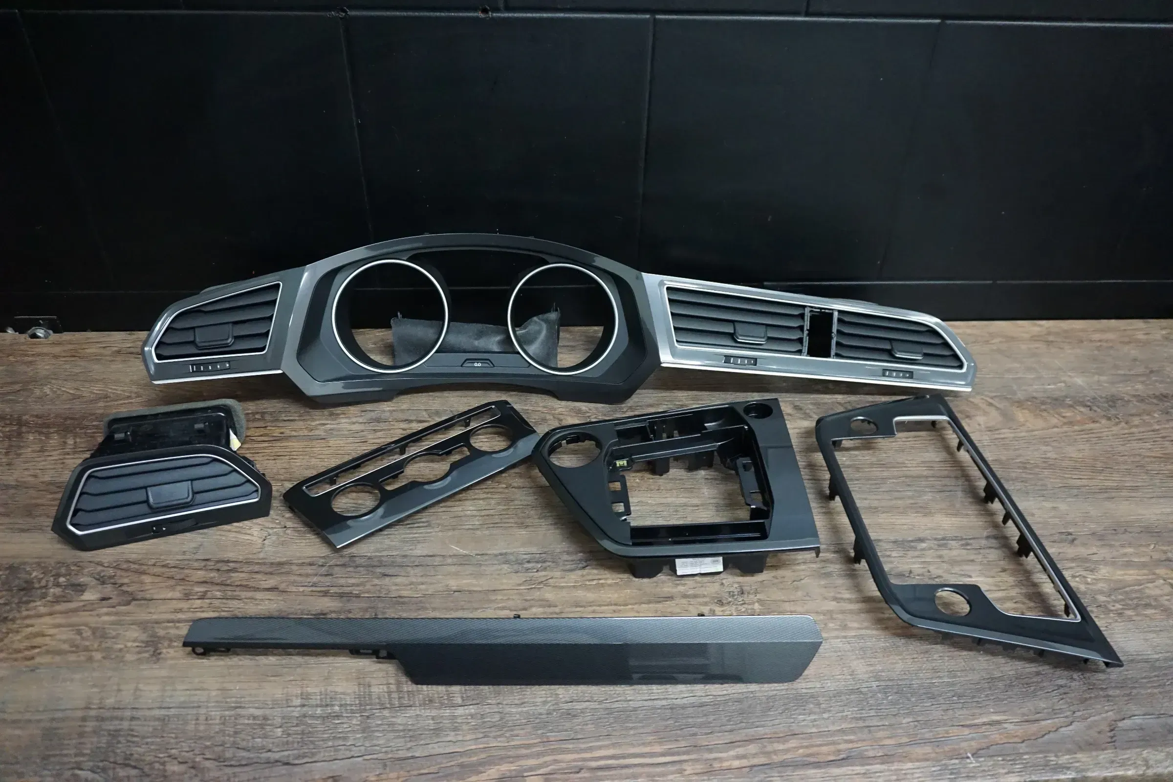 VW Tiguan 5N Carbon Dekor Lüftungsdüsen Armaturenbrett Mittelkonsole Set - Bild 1