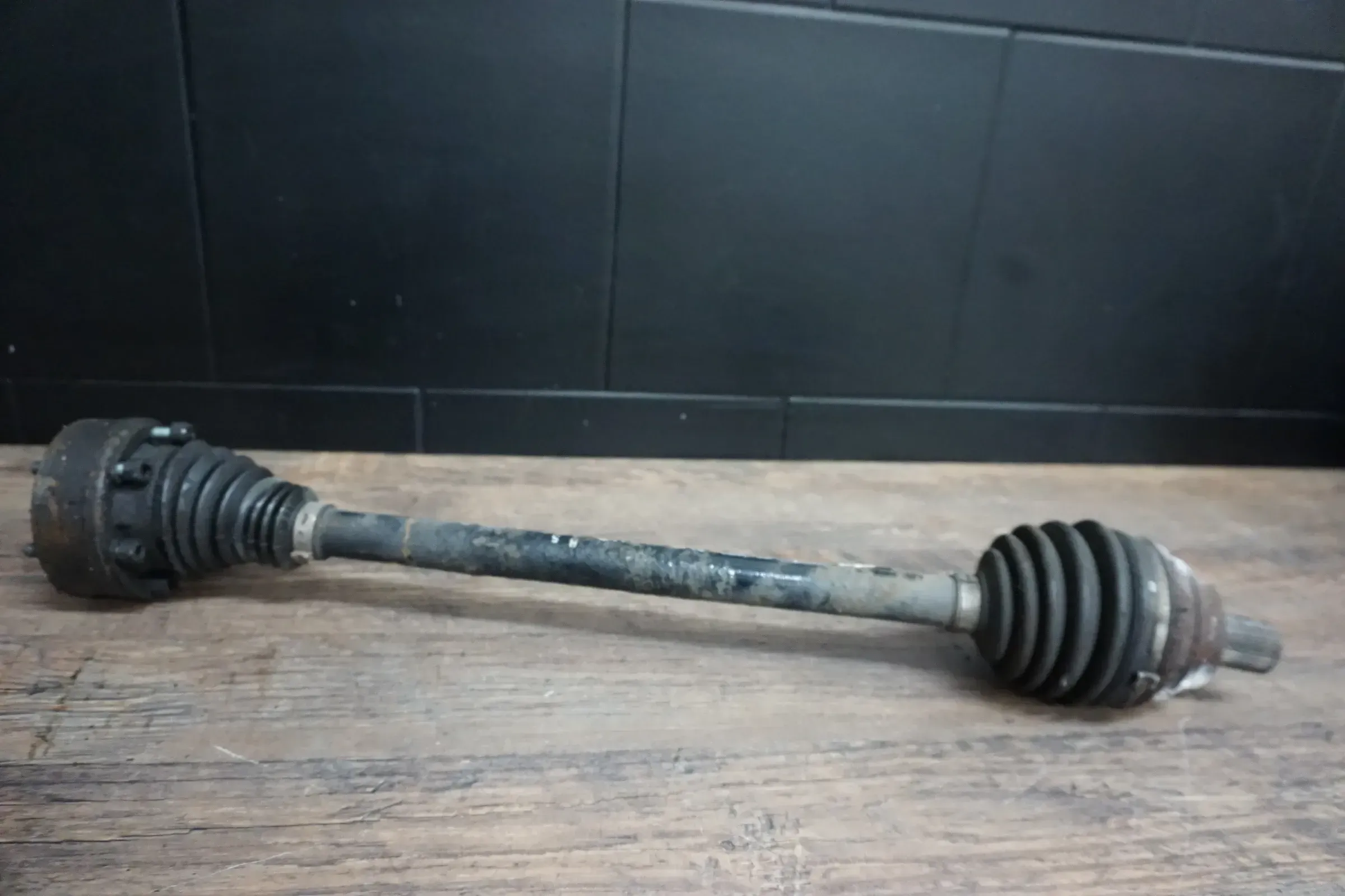 Audi TT TTS VW Passat 3C Skoda Antriebswelle Gelenkwelle hinten rechts 3C0501204 - Bild 1