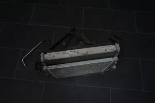 PORSCHE 911 996 996.2 Kühlerpaket Kühler Lüftermotor Halterung rechts - Bild 2