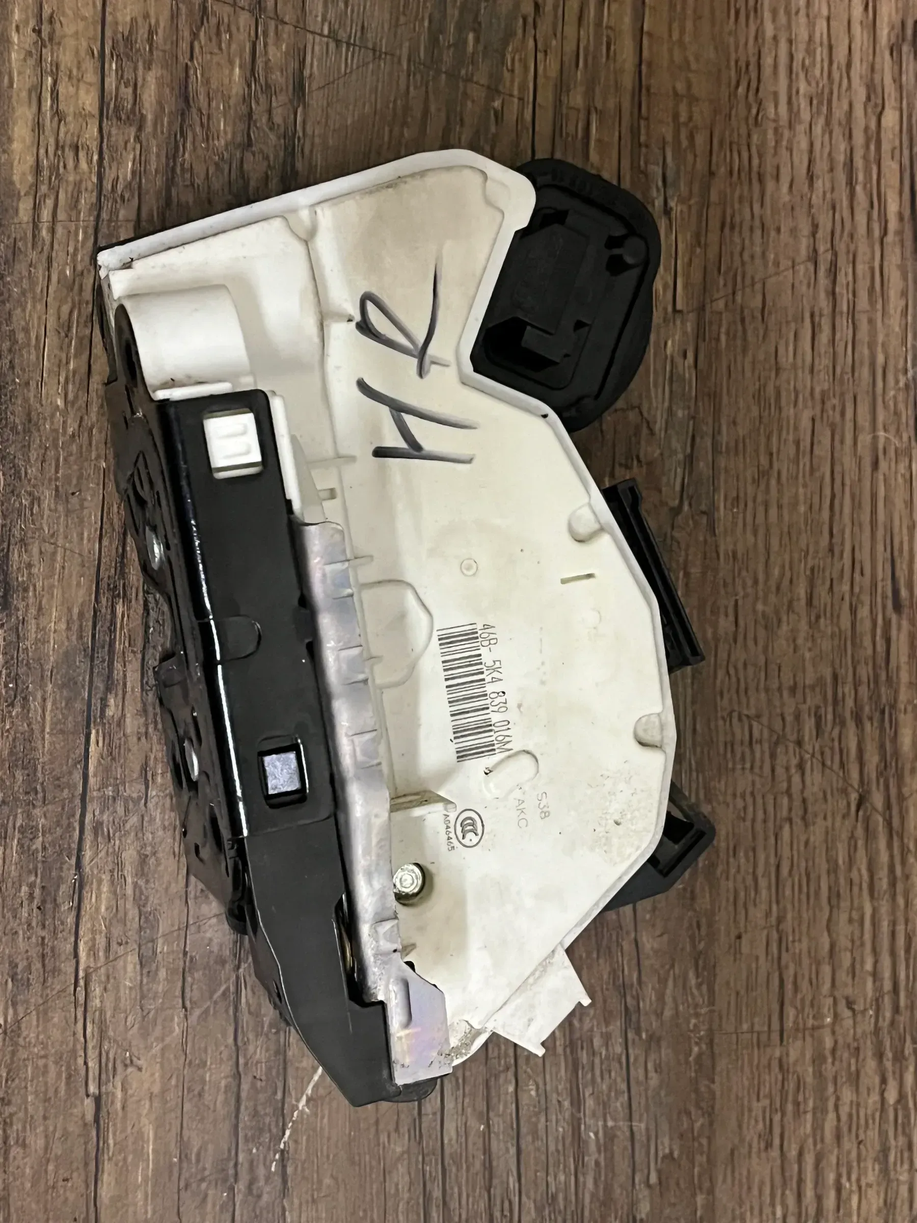 VW GOLF VI 6 (5K1) 2.0 TDI Türschloss rechts hinten 5K4839016M - Bild 1