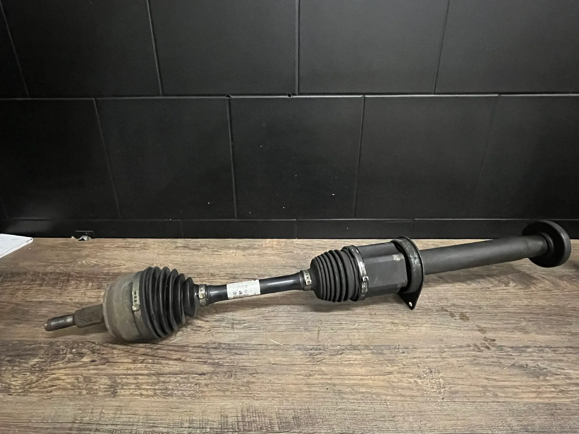 VW T5 2,5TDI 174PS ANTRIEBSWELLE Automatik vorne rechts 7H0407272AP - Bild 1