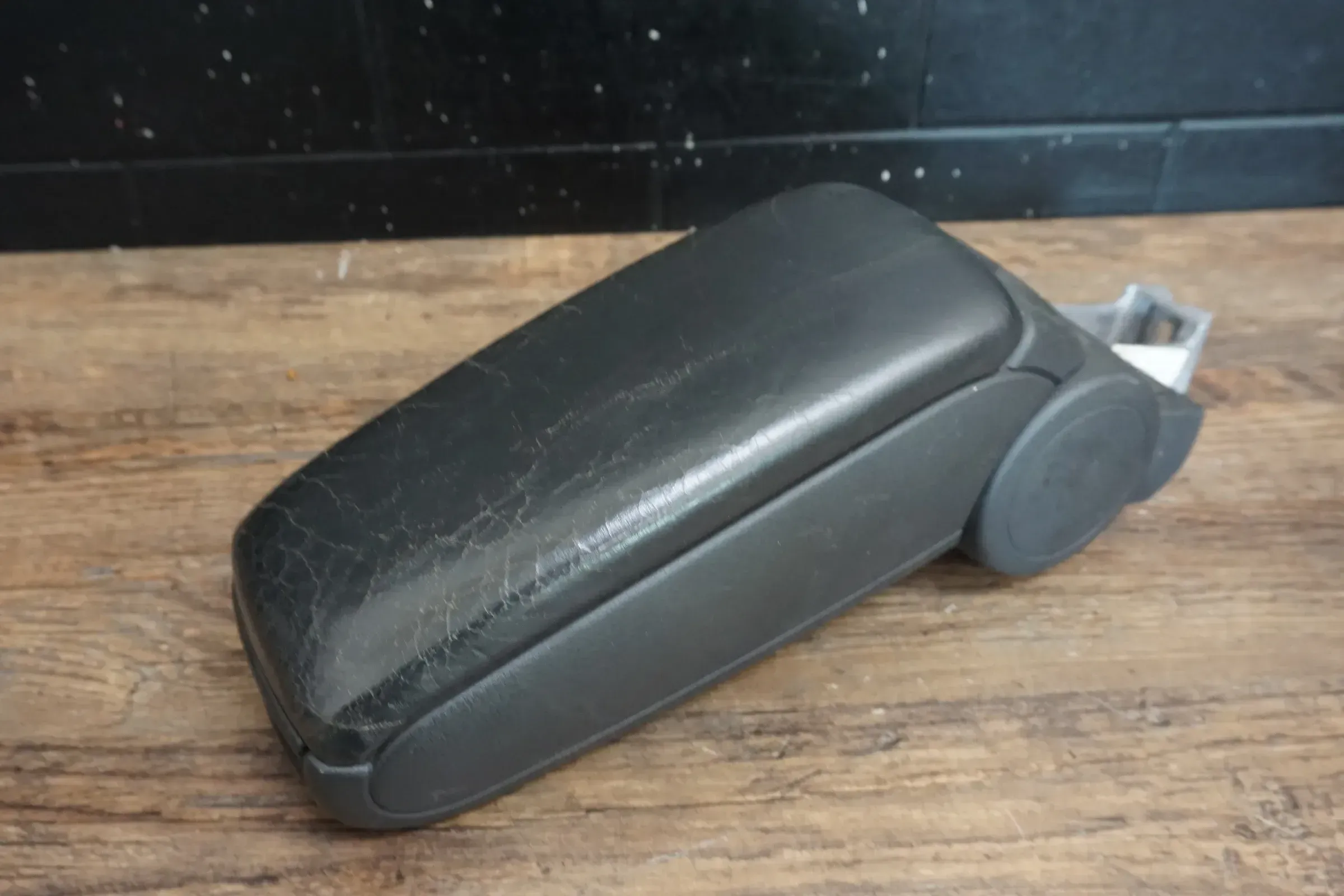 LEDER Mittelarmlehne Audi A6 4B ORIGINAL Armlehne Fach 4B0864245AD 6DP ONYX - Bild 1