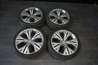 VW Passat Golf 6 VI 7 VII 3G0601025BK 225/40 R18 96V Pirelli  Felgen Sommerräder - Bild 1