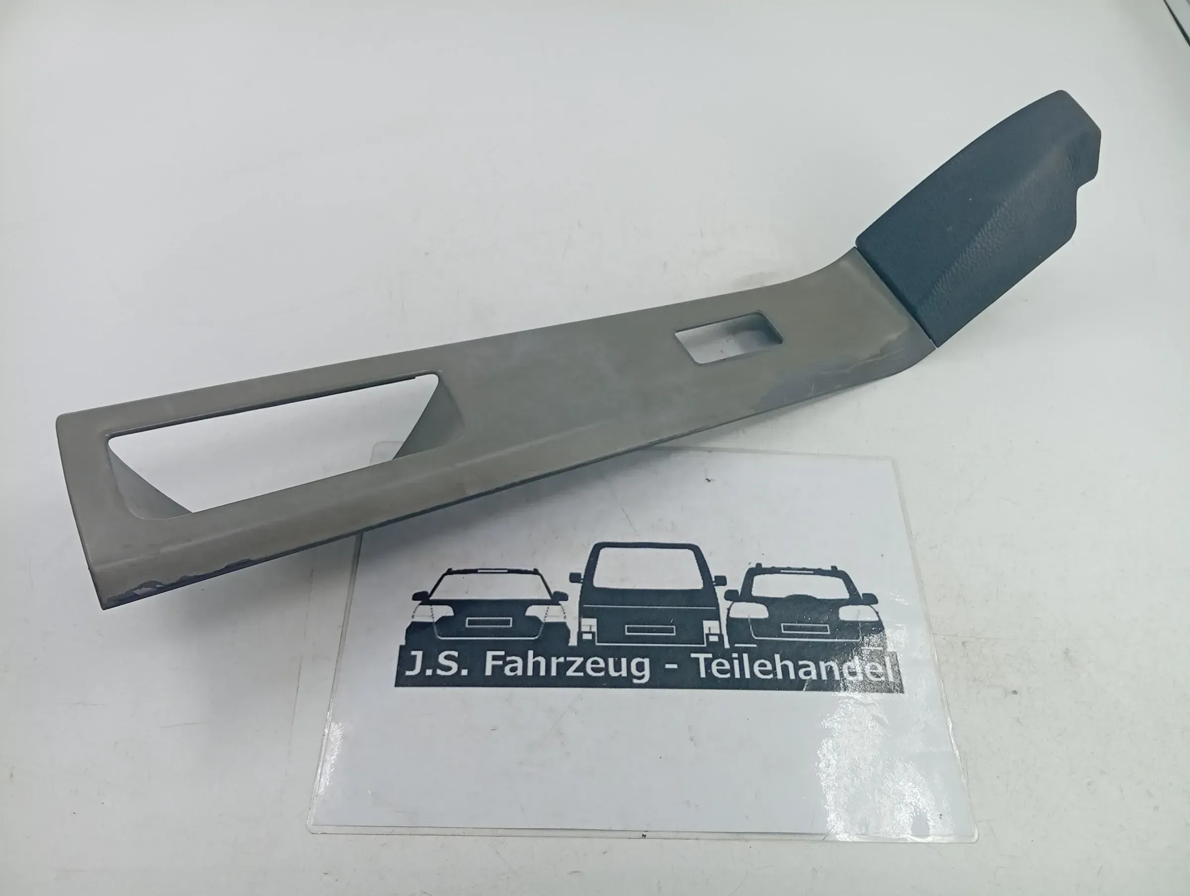 VW T5  Griffschale Türverkleidung 7H5868088G Multivan rechts - Bild 1